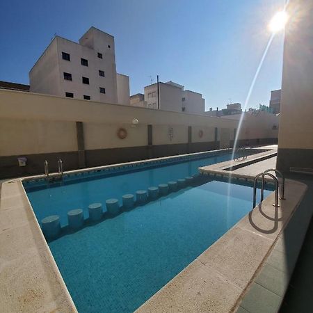 Appartement Proche Plage Avec Piscine En Centre Ville Torrevieja Exteriör bild