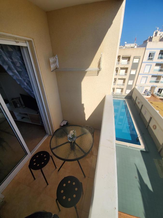 Appartement Proche Plage Avec Piscine En Centre Ville Torrevieja Exteriör bild