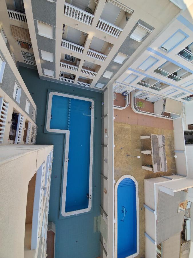 Appartement Proche Plage Avec Piscine En Centre Ville Torrevieja Exteriör bild